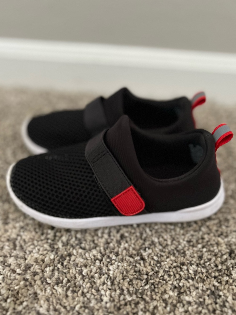 Kids Velcro water shoes size 10